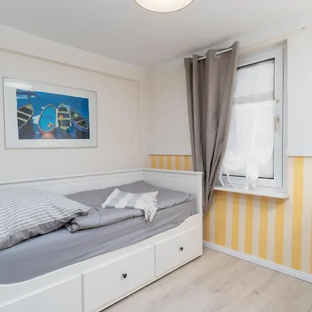 度假居 Fischerhaus 2, Ostsee, 5 Min. Zum Strand, 8 Pers. Kröslin
