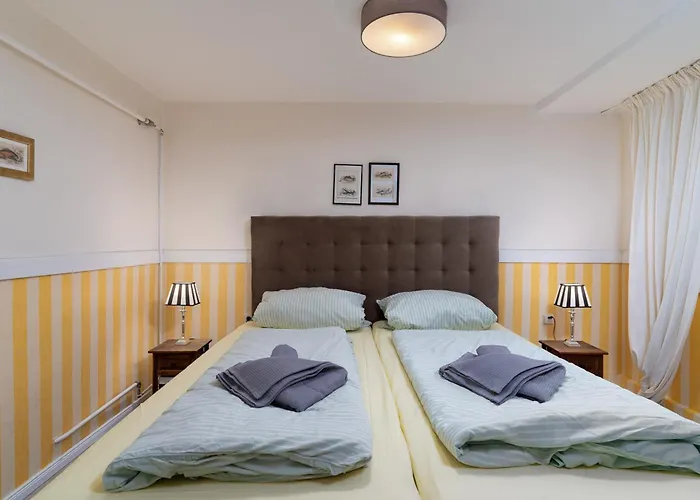 度假居 Fischerhaus 2, Ostsee, 5 Min. Zum Strand, 8 Pers. Kröslin